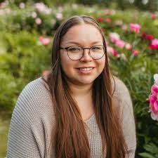 What chiropractors in Fairbanks, Alaska specialize in pregnancy care?