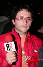 YoFui.com: Rodrigo León (Alfombra Roja, Canal 13) en Presentación Camiseta  Selección