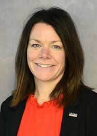 Lisa Karch's Instagram, Twitter & Facebook