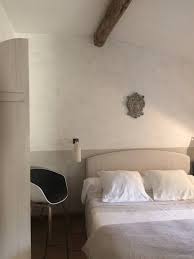 Ideal pour trouver une chambre d'hote ou gite. Miniature Le Mas Du Naoc Maison D Hotes Dans Les Alpes Maritimes Cabris Le Mas Du Naoc Gite Chambre D Hotes Maison D Hotes Decoration Maison Maison