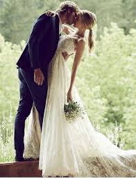Lean In Kiss Romantic Wedding Photos Wedding Photos Poses Wedding Poses