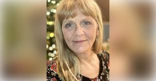 Suzanne Gandy's Instagram, Twitter & Facebook