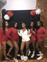 16th Birthday Outfit Girls Birthday Photoshoot Ideas With Friends Red And White Theme Hotel Birthday Parties 16th Birthday Outfit Birthday Photoshoot