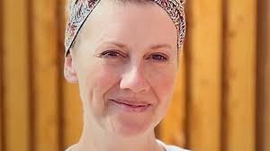 Life-extending womb cancer drugs help Bristol woman "thrive"