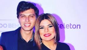 Mara maravilha totaliza mais de 500 músicas interpretadas, 13 discos de ouro, 08 discos de platina, 02 discos de platina duplo e 01 disco de diamante. Mara Maravilha E Marido Adotam Menino De Dois Anos So Noticias