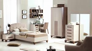 Kimisi enerjik ve renkli bir oda severken, kimisi sade veya zarif çizgide veya modern ev dekorasyonunda gizli odalar evleri dizayn ederken farklı amaçlara yönelik birçok oda tasarıma dahil edilmektedir. Erkek Genc Odasi Dekorasyon Fikirleri Dekorstore C 2020