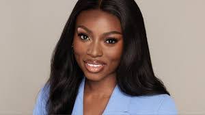 Isabelle Sumner's Instagram, Twitter & Facebook