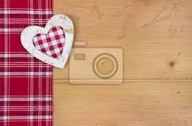 Preise vergleichen und bequem online kaufen! Grusskarte Rot Weiss Kariert Auf Holz Zu Weihnachten Oder Hochzeit Fototapete Fototapeten Place Weihnachtskarte Hochzeitskleid Myloview De