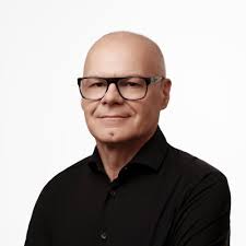 Nach der besten Bundesligasaison darf ich mich auch Staatsmeister im Herren  Doppel und im Mixed Doppel nennen und freue mich über den dritten Platz im  Herren Einzel. Ich bin stolz auf das