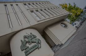 Una banca diversa per le persone e l'ambiente. Lavora Con Noi Fidelitas