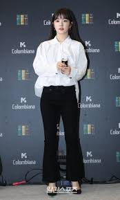 Netizens Criticize Red Velvet Irene S Body Proportions Red Velvet Irene Red Velvet Body Proportions