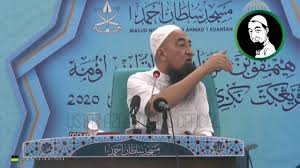 Pasangan ini berbeza usia 13 tahun namun ia tidak menjadi masalah bagi. Pemenuhan Hak Nafkah Anak Pasca Perceraian Di Indonesia