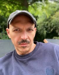 Eric Hibit (born Rochester, NY) is a visual artist based in New York City.  He attended the Corcoran College of Art + Design (BFA,1998) and Yale  University School of Art (MFA, 2003).