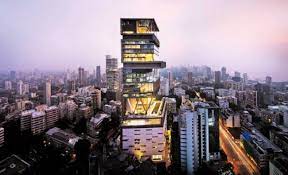 Cascada angel falls se alimentează din râul churun, iar înalţimea de cădere a apei este atât de mare încât la baza cascadei se formează un nor. Cum AratÄƒ Cea Mai ScumpÄƒ CasÄƒ Din Lume Nu O SÄƒ Crezi Cine Locuieste Aici Capital