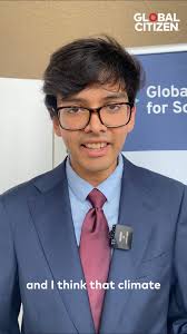 Angela Valenzuela believes that music can create hope and togetherness —  themes she thinks are important in the fight to defend the planet. A  singer-songwriter who performs under the name Loïca, the