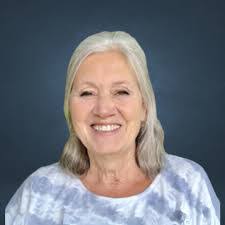 Lisa Marmon's Instagram, Twitter & Facebook