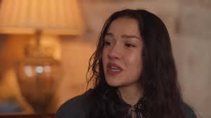 La Promessa, trame spagnole: Adriano lascia Catalina, capendo che è ancora  presa da Pelayo