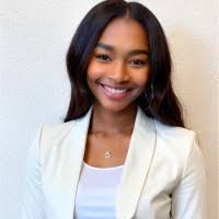 Natalia Henderson's Instagram, Twitter & Facebook