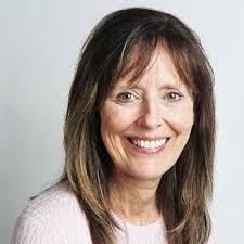 Leslie Knight's Instagram, Twitter & Facebook