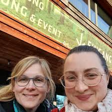 Heute sind Frau Draube und ich (Jessica Steinert) gaaaaaaaaaanz früh  aufgestanden um den Zug nach Hamburg zur Open Library Messe zu nehmen. Es  war ein interessanter Tag. Und hat uns im Bereich