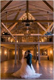 Rustic Manor Was Built From The Ground Up With Weddings In Mind It S A Great Barn Wedding Ve Wedding Venues Wisconsin Barn Wedding Venue Rustic Wedding Venues