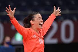 Au final 4, mis en place depuis 2014 chez les dames, györ n'avait perdu qu'une seule fois en dix matches, en finale en 2016 contre bucarest. Nfkybcb728wxom
