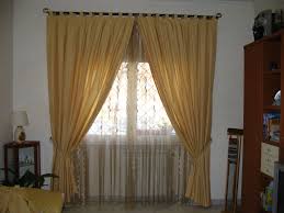 Nell'articolo di oggi parleremo di elementi che completano decorano la tenda ovvero mantovane e drappi. Tende Classiche Tende Di Lusso Roma Me Fi