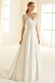 Ich habe mein kleid bereits gefunden und bin auf der suche nach einen trägerlosen bh. Barbara Haapuku Bianco Evento Haat Fi Haapukukone Brautmode Bescheidenes Hochzeitskleid Hochzeitskleid