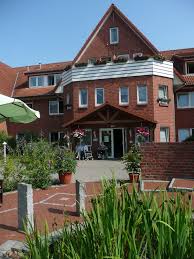 Damit das auch so bleibt, haben wir im haus am horst unser eigenes pflegekonzept entworfen. Haus Am Brunnen In Stuhr Auf Wohnen Im Alter De