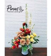 .bunga ucapan segar di antaranya bunga papan, bunga meja, bunga tangan, bunga krans, bunga standing dan dekorasi bunga yang berisi ucapan duka cita, selamat dan sukses, happy. Bunga Get Well Soon Ucapan Cepat Sembuh Pinus Florist