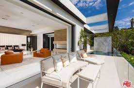Please note that this list does not include all of the practitioners registered with the department to certify patients for medical marijuana. Hollywood Hills Home Luxury Residence Modernist House Hillcrest