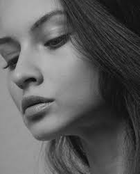 Grayscale Photo of a Pretty Woman · Free Stock Photo