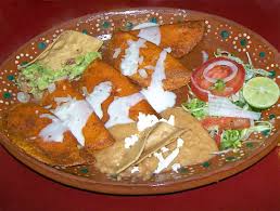 1 cuece el lomo de cerdo con el ajo pelado y el trozo de cebolla, al primer hervor agrégale una pizca de sal. Enchiladas Potosinas Recetas Mexicanas Comida Mexicana