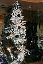 340 empfohlen von ionios am: Christmas Tree Decorated With Harley Davidson Ornaments Harley Davidson Crafts Harley Davidson Decor Harley Davidson Wedding