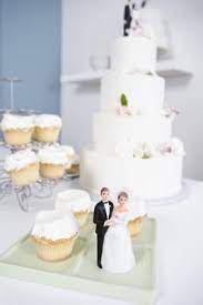 How Far In Advance Can You Make Cupcakes For A Wedding Ehow Com Cake Business Bakery Cakes How To Make Wedding Cake