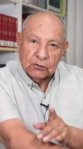 Dios: No estás caminando solo… Yo voy contigo en cada paso.. #jesus #biblia  #motivacion #OrandoConAlejandroBullon #Dios #Alejandrobullon #reflexión #fyp