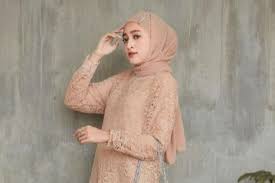 Model atasan brokat muslim modern. 10 Model Baju Pesta Brokat Untuk Hijaber Ke Kondangan Womantalk