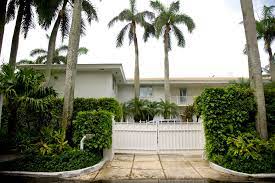 Jeffrey epstein's townhouse has seven floors and a heated sidewalk.credit mr. Exclusive Town Oks Razing Jeffrey Epstein S Palm Beach House