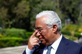 Durante a visita ao estúdio de gravação dos. Carta Aberta A Antonio Costa Conselho De Escolas Medicas Apela A Medidas Restritivas Renascenca