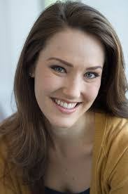 Mindy Bell's Instagram, Twitter & Facebook