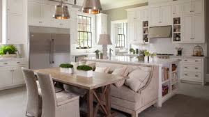 City kitchen celebrates the growth of american made beer, wine, and spirits. 15 Traditional Style Eat In Kitchen Designs Home Design Lover