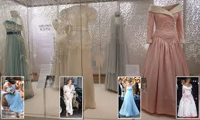 Princess Diana S Most Breathtaking Gowns Go On Display Princess Diana Fashion Princess Diana Dresses Diana Fashion