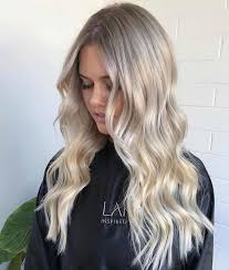 We share the latest news and our hottest tips about hair extensions, styling tips, hair hacks and so here at sitting pretty, we'd like to change that. Use The Code Pinterest15 For 15 Off Your Sitting Pretty Halo Hair Extensions Sittingprettyhalohair Com Hair Color Highlights Long Hair Styles Hair Beauty