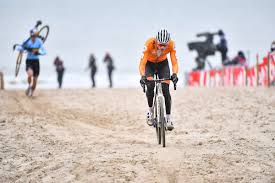 Le site se trouve à 15 minutes de marche de la gare. Cyclo Cross Chpts Du Monde Mathieu Van Der Poel Matte Wout Van Aert Pour Un 4eme Titre Mondial Sport Business Mag