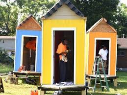 Tennessee Man Builds Micro Homes For Homeless 02 Micro House Homeless Housing Homeless Shelter Ideas