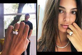 Just like emrata's unconventional wedding day attire (a burnt orange jumpsuit and an oversized hat), the model and actress's engagement ring is also delightfully unconventional. Emily Ratajkowski Giant Engagement Ring Is The Proposal Plan You Need Gq India