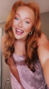 Abigail Langer's Instagram, Twitter & Facebook