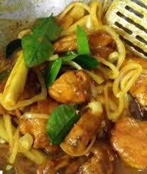 Angkat dan sisihkan, lalu goreng ayam dengan minyak yang banyak sampai kuning kecoklatan. 4 Resepi Ayam Masak Kunyit Paling Sedap Dan Ringkas Tak Sampai 30 Minit Je Aneka Resepi Mudah Dan Sedap