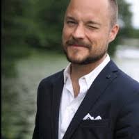 Timothy Lindell's Instagram, Twitter & Facebook