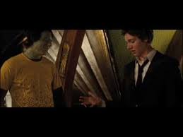 In the tradition of stephen king's salem's lot, cirque du freak is the frightening saga of a young boy whose visit to a mysterious freak show leads him on a journey into a dark world of vampires. Cirque Du Freak The Vampire S Assistant Evra Sets Rules Of The Tent Clip Hq Youtube